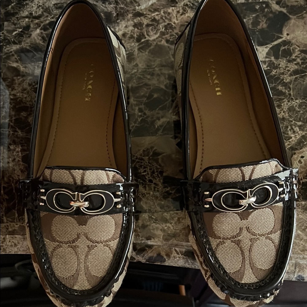 Coach Black and Tan Loafers 7,5